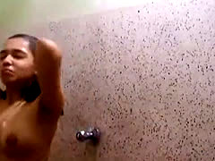 Schoolgirl Filmes Herself Taking A Bath