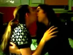 Girls Kissing 2