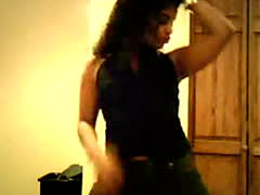 Webcam Girl Dancing Untill She's Naked