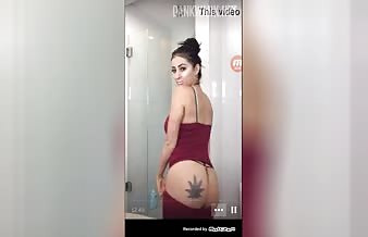 Busty Hottie on Periscope