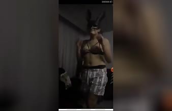 Turkish bunny shows off her breasts on periscope