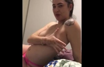 Aussie slut loves sucking dick