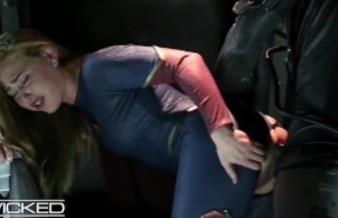 Supergirl Seduces Braniac Into Anal Sex - WickedParodies