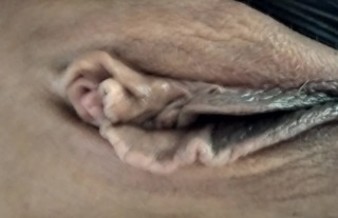 My MILF sexwife AimeeParadise spreads her legs & pussy lips ))