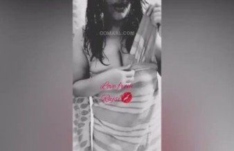 Actress Rajsi Verma Showing boobs nipples in cam