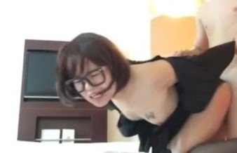 Chinese glasses girl be fucked