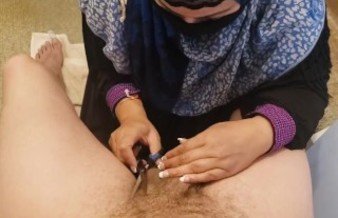 Arab Milf giving pedicure and trim with happy ending