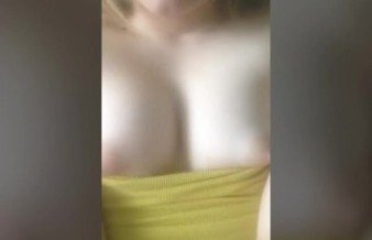 Sexy girl show nipples on periscope live