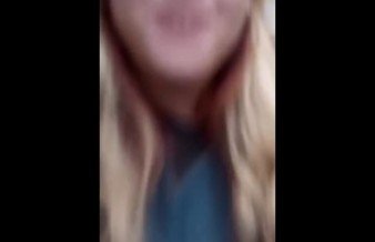 Periscope girl flashes at 100 viewers