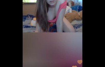Cute periscope Teen showing tits and pussy