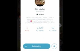 Horny periscoper enjoys playing with her pussy for you ( 2/2 )