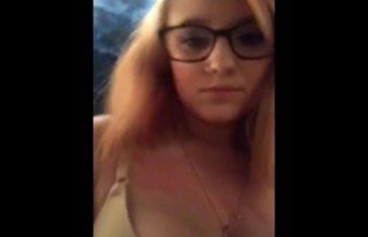 Big tit teen flashes her tits on Periscope