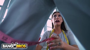 BANGBROS - Gorgeous Babe August Ames Loses Her Mind When She Sees Jay's BBC