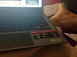 WATCHING PORN AND FINGERING MY PUSSY TILL ORGASM