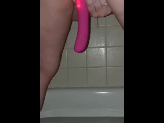 Omg i came soo hard i squirted with orgasms down my thighs while vibrating my pussy!