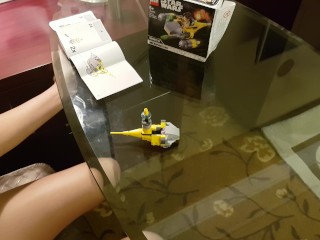 Sexy Young Asian Girlfriend play Lego and need to pee