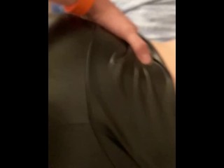Blowjob and doggystyle fuck in shiny black leather leggings