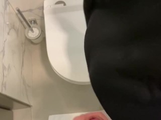 Party stranger gives blowjob in club toilet