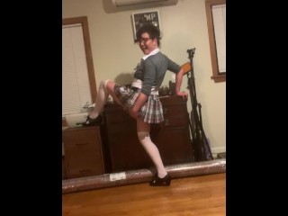 THE HAPPY NYMPHO DANCING FOR HER DADDY AGAIN