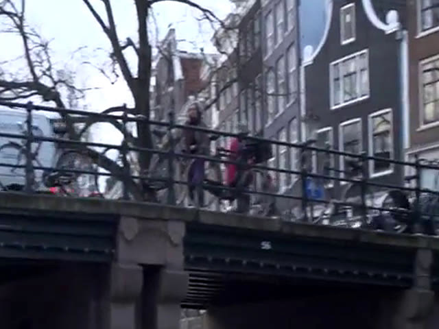 Amsterdam tourist rims real hooker on camera