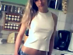 Amateur Teen Gets Naked In Kitchen While On Webcam