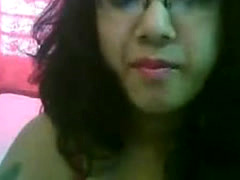 Desi Indian Girl Nude On Webcam Showing Big Boobs