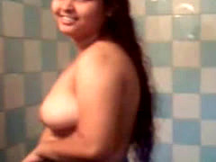 Sexy Bhabhi Changing After Bath