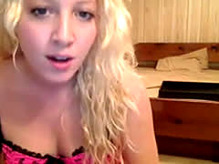 Solo Blonde Webcam Babe Spreading Wide