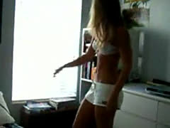 Amateur Sexy Babe Strip On Webcam